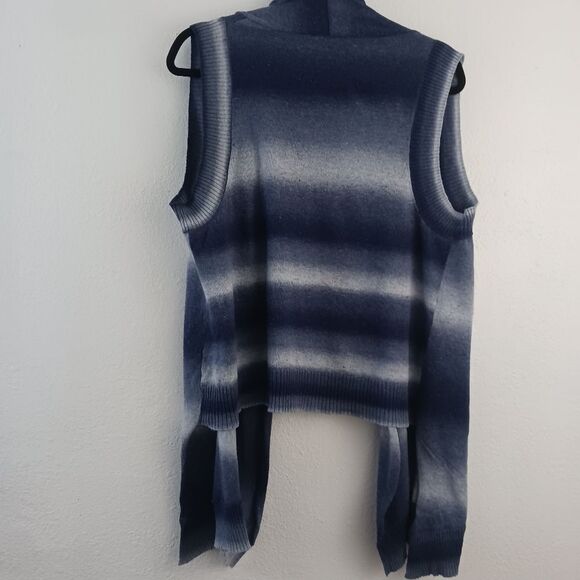 Torrid blue Ombre open front high low vest size 2X - Picture 4 of 5